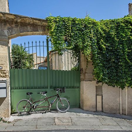 Oustaou De Betty Et Bob Bed & Breakfast Le Cailar Екстериор снимка